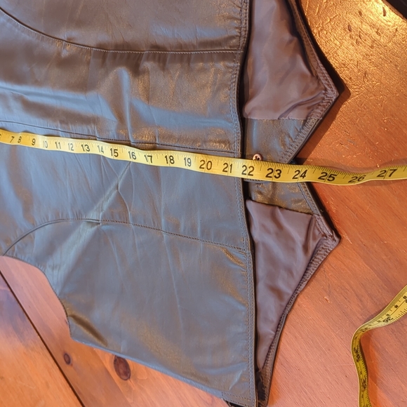 Vintage Wilson Leather Vest size 40 - Picture 8 of 9